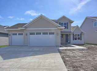1412 Fieldstone Dr, Savoy, IL 61874
