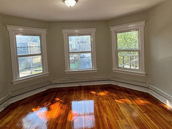 2nd image of 122 N 18th St #2A