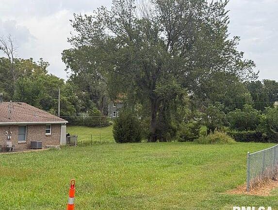 3rd image of 1013 14th St