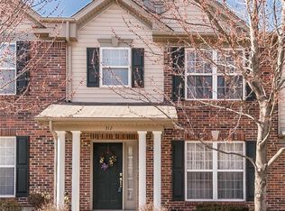 312 Montclair Tower Dr, Saint Charles, MO 63303