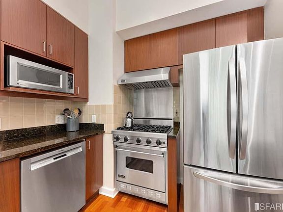 5th image of 207 King St APT 407