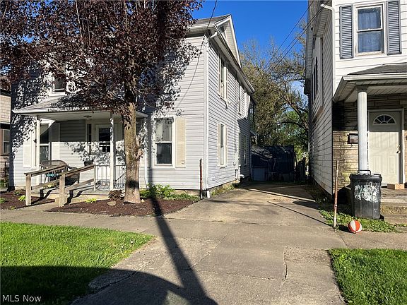 2nd image of 1106 Swann St