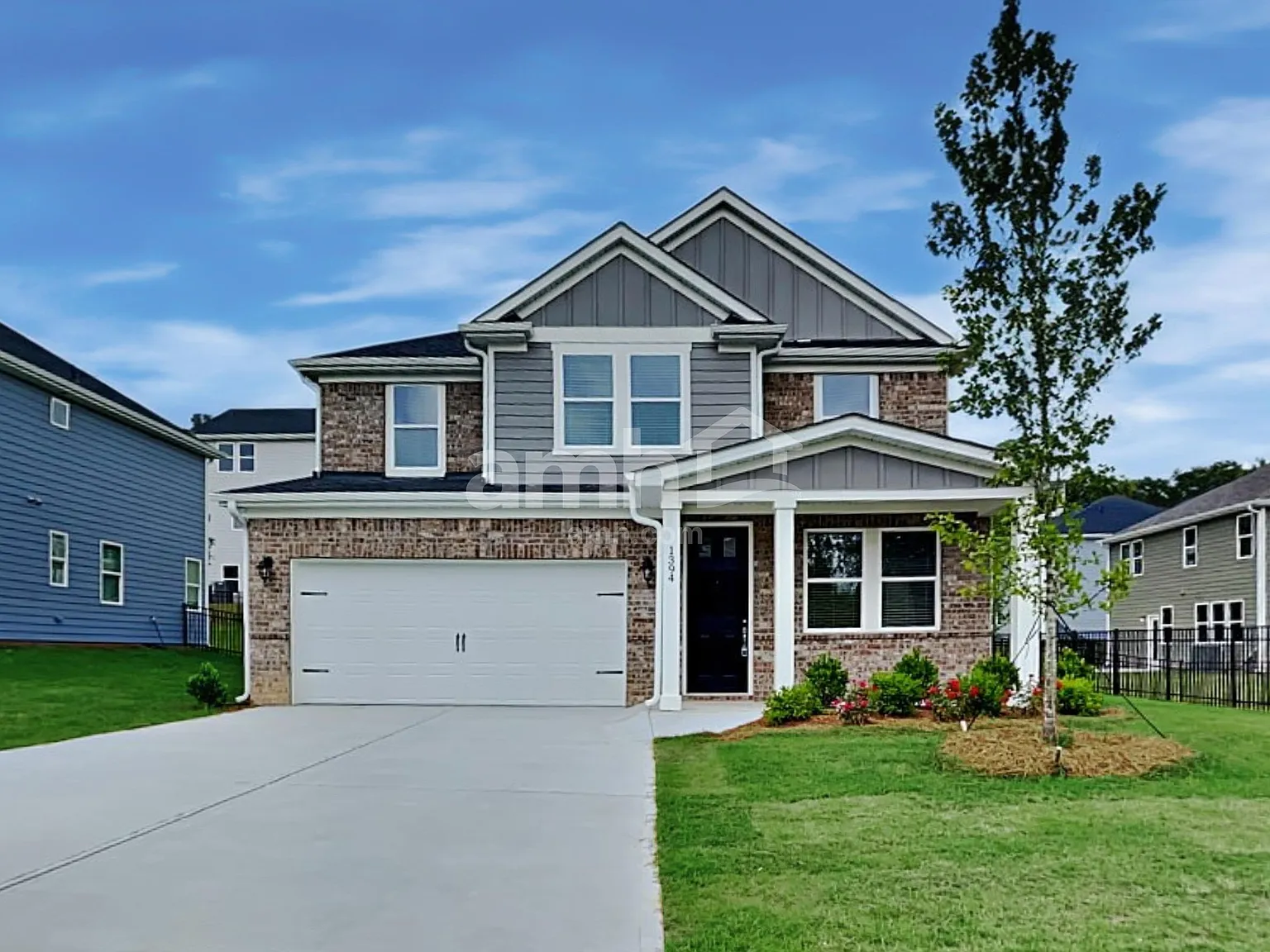 4 bed, 2.5 bath, 2297 sqft, $2,600 — Photo 1