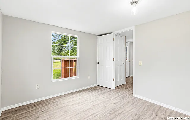 16345 FM 463 — Photo 17