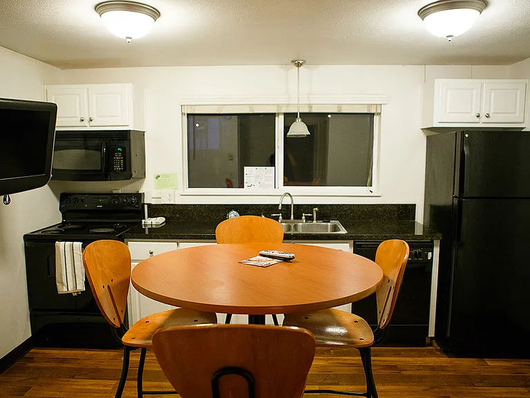 Capri Apartments at Eugene — Photo 39