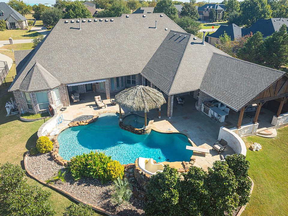 1st image of 3305 Twin Lakes Dr