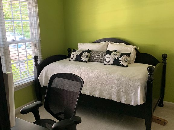 4th image of 19 Forest Oaks Dr