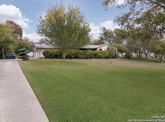 2nd image of 515 W Quill Dr