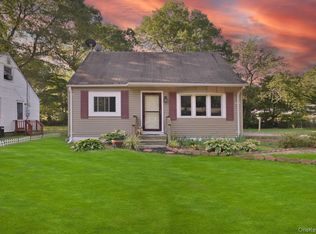 80 Norfleet Ln, Coram, NY 11727