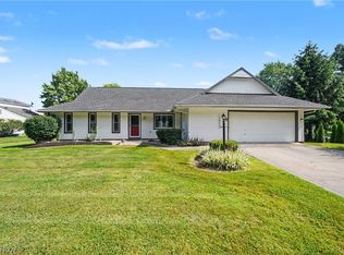 3854 Surfside Cir, Aurora, OH 44202