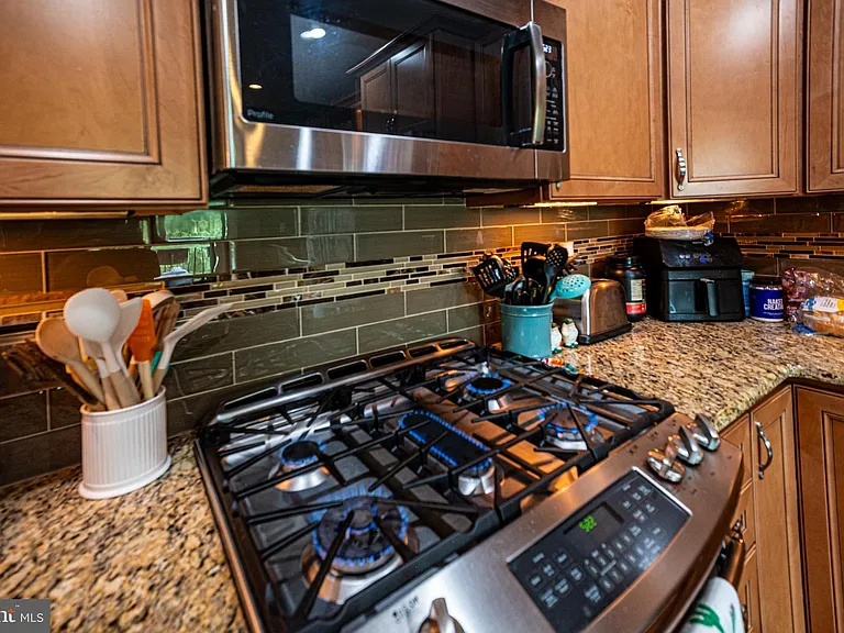 1639 Hunting Creek Dr #B — Photo 3