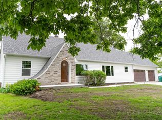 603 Sunset Dr, Macon, MO 63552