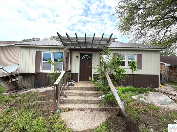 113 E Cooper St, Tipton, MO 65081