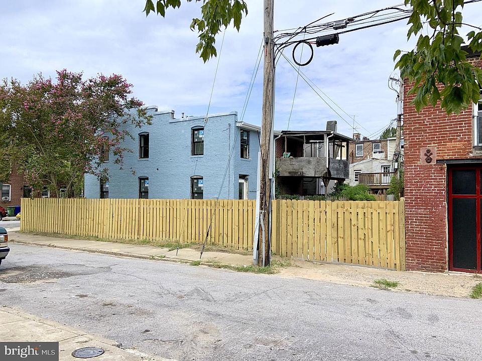 2nd image of 109 S Schroeder St