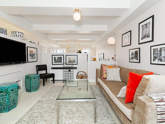 2nd image of 15 Broad St APT 1506