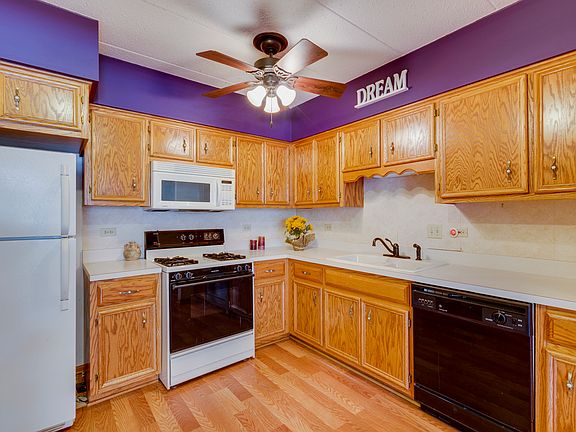 3rd image of 13434 E Circle Dr APT 402