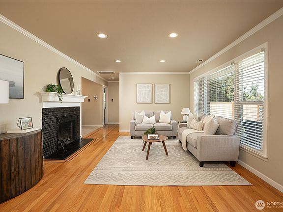 3rd image of 1206 Moorlands Drive