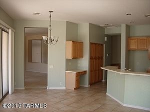 4th image of 285 W Woodburne Pl