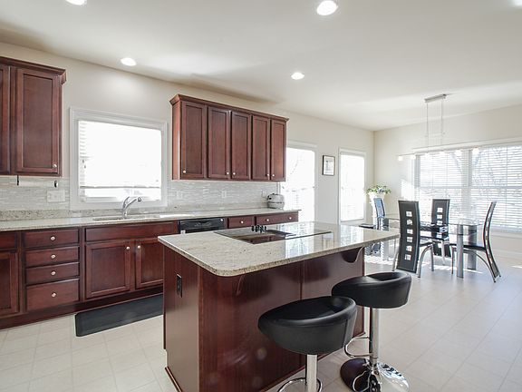 5th image of 6910 Westlawn Dr