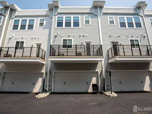 9 Audley St, North Brunswick, NJ 08902
