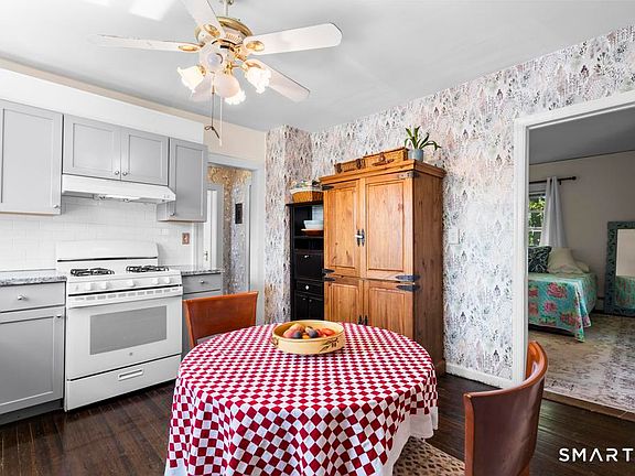 5th image of 73 Cos Cob Avenue