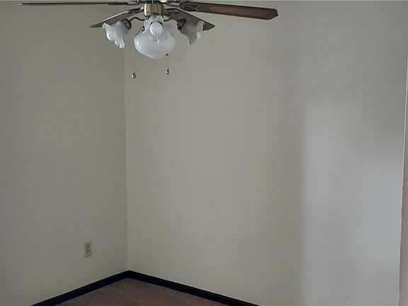 5th image of 492 Lyle Dr