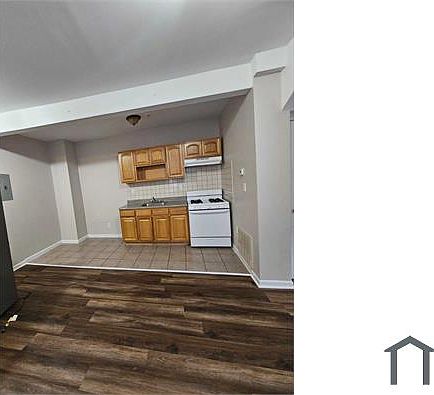 3rd image of 279 Goldsmith Ave APT E1