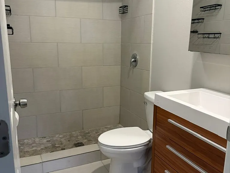 758 Parklawn Ct — Photo 7