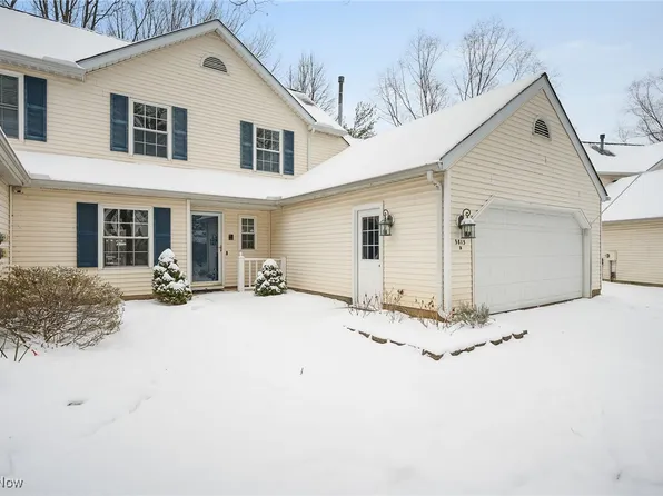 5815 Pineview Ln #B, Willoughby, OH 44094
