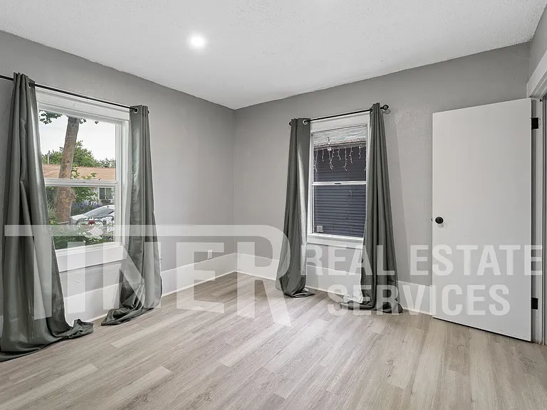 348 B St — Photo 11