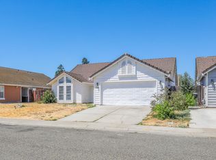 8004 Parkgate Way, Sacramento, CA 95828