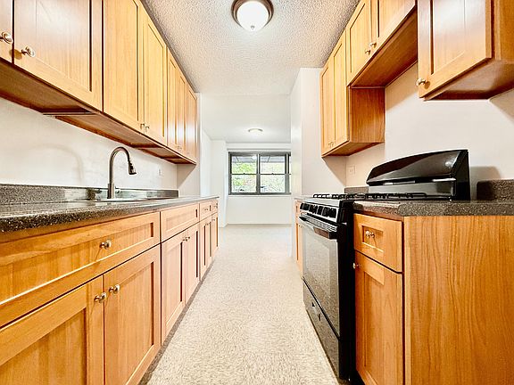 5th image of 875 Boynton Ave APT 2G