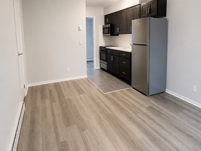 111 Central Ave #F — Photo 1
