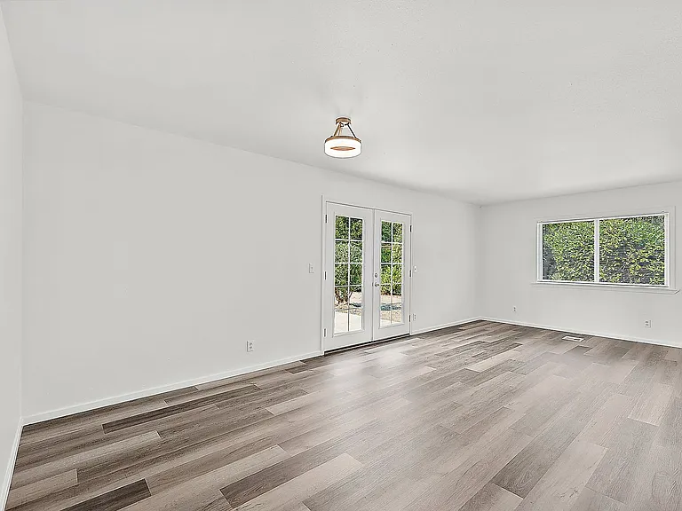 7182 N Van Decar Rd SE — Photo 9