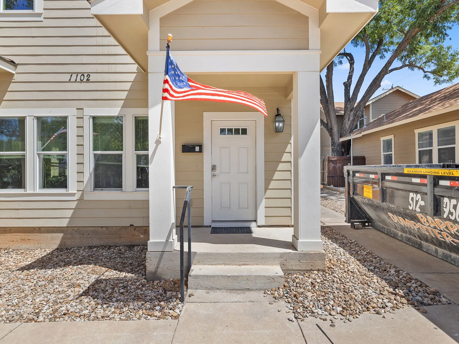 6 bed, 2600 sqft, $12,600 — Photo 2