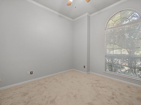 5th image of 2600 Elliott Ave