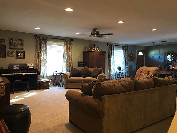 4th image of 1406 W Grand Ave