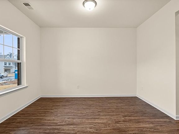 4th image of 929 Brittfield Way