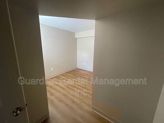 5th image of 404 Ambrose St Unit 2