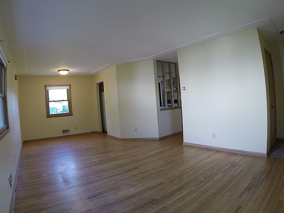 5th image of 564 Iowa Ave E