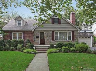 231 Elton Rd, Garden City, NY 11530