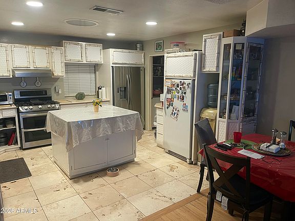 4th image of 8729 W HIGHLAND Avenue