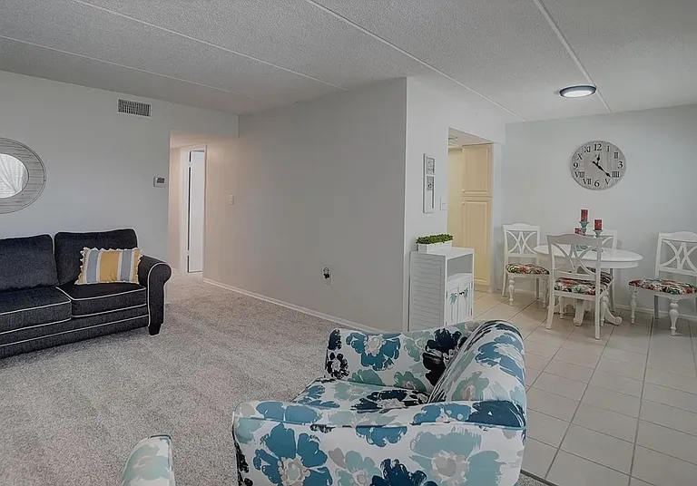 11720 Park Blvd #302-C — Photo 6