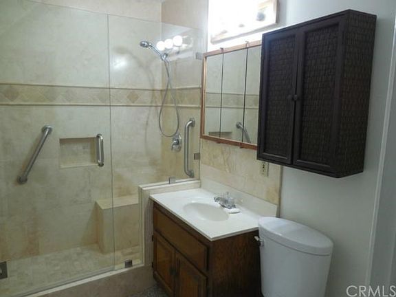 3rd image of 5444 N Traymore Ave