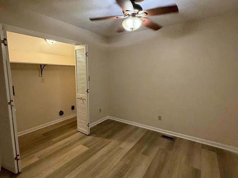 311 Leisure Lake Dr — Photo 13