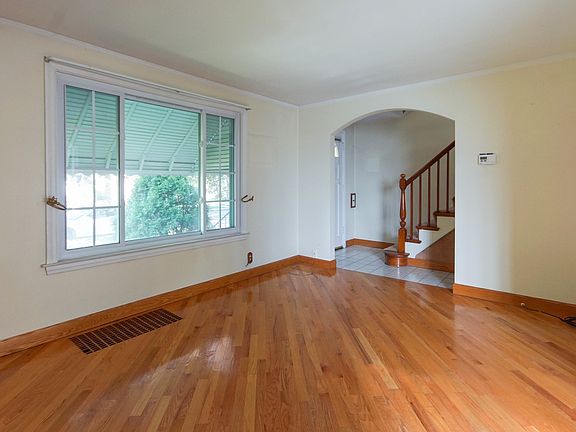 4th image of 3431 S 58th Ave
