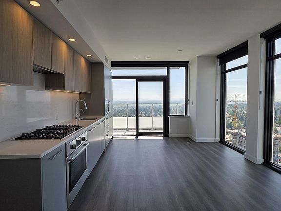 4th image of 6608 Sussex Ave #2202