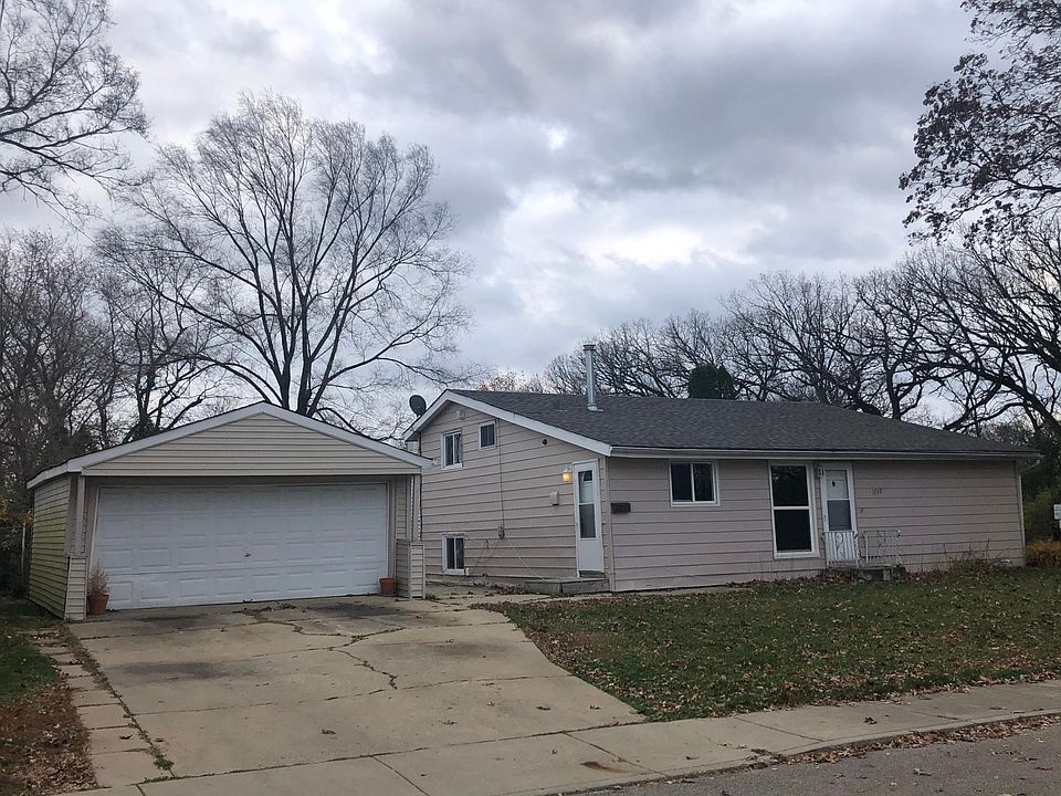 1st image of 1730 Queens Ct