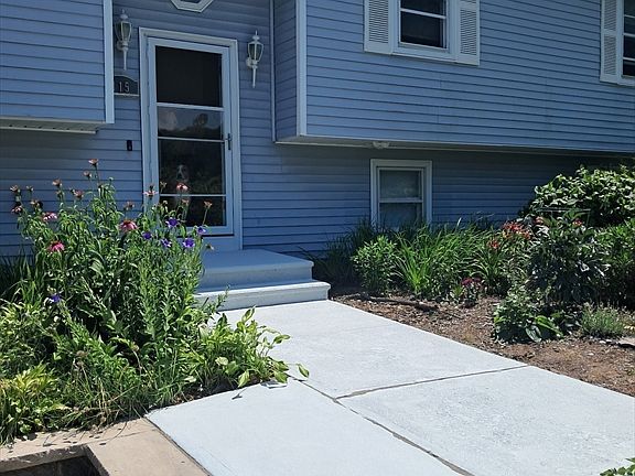 2nd image of 115 Spring St
