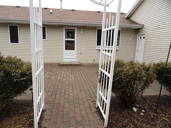 5th image of 456 Riverbend Ct